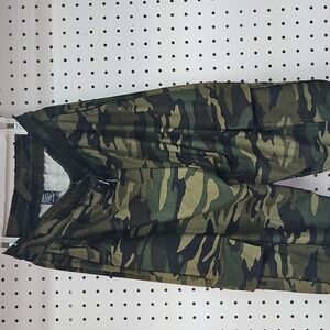 Almost Ladies Small Camo-Print Jogger Pant w/pockets